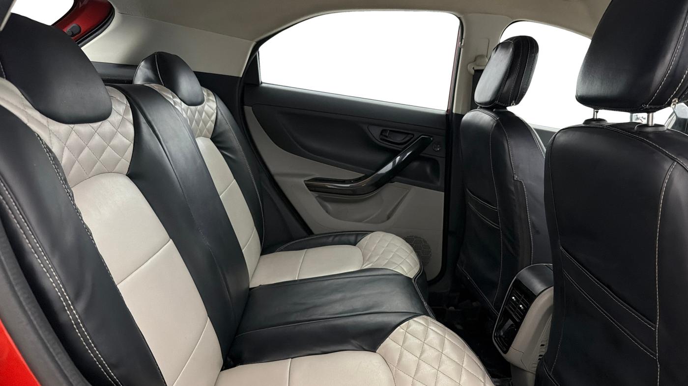 2018 Tata NEXON XM PETROL, CNG, Manual, 1,04,939 km, Right Side Rear Door Cabin
