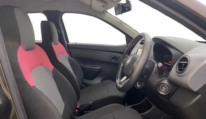 2017 Renault Kwid RXT 1.0 AMT (O), Petrol, Automatic, 33,232 km, Right Side Front Door Cabin