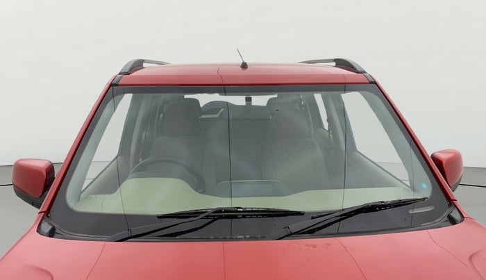 2018 Mahindra TUV300 T10, Diesel, Manual, 55,556 km, Front Windshield
