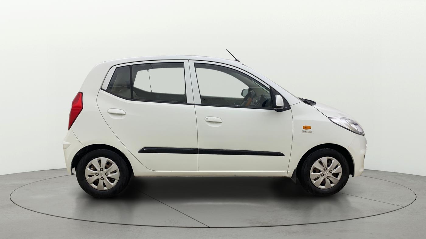 2013 Hyundai i10 MAGNA 1.1, CNG, Manual, 65,764 km, Right Side View