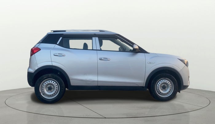 2022 Mahindra XUV300 W4 1.2 PETROL, Petrol, Manual, 23,259 km, Right Side View