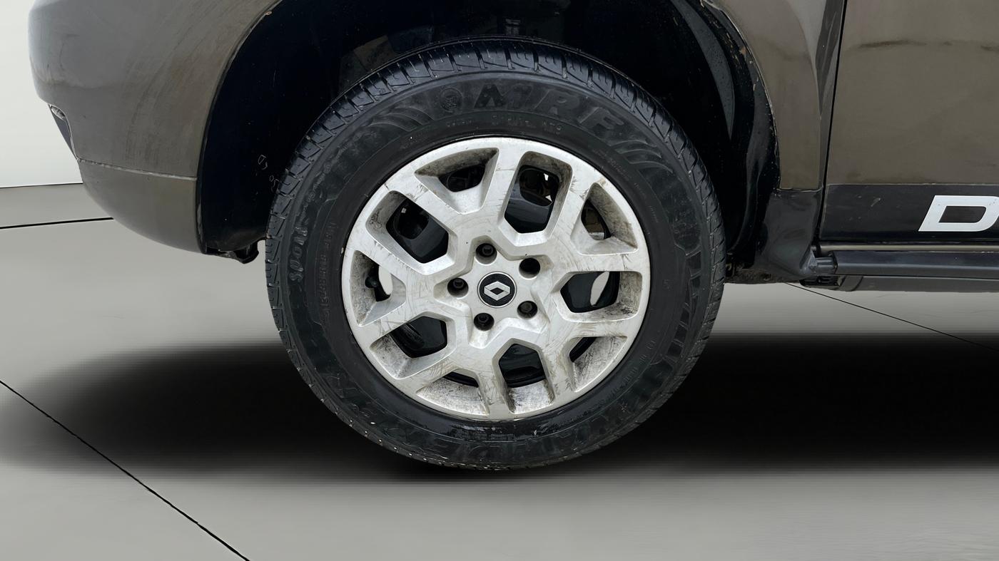 2017 Renault Duster RXL PETROL, Petrol, Manual, 67,583 km, Left Front Wheel