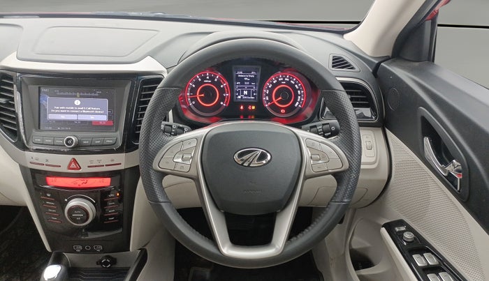 2022 Mahindra XUV300 W8 (O) 1.2 PETROL AMT, Petrol, Automatic, 22,868 km, Steering Wheel Close Up