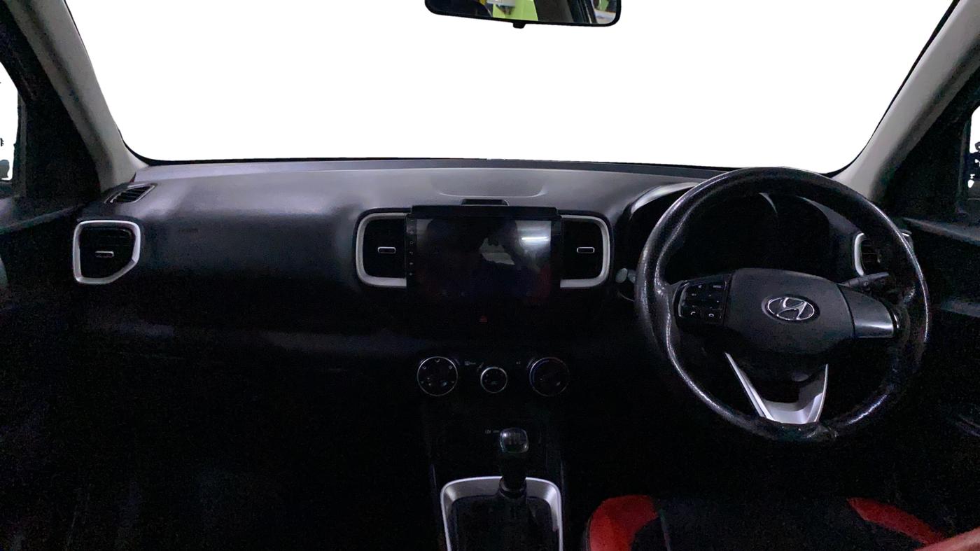 2022 Hyundai VENUE S 1.2, Petrol, Manual, 74,132 km, Dashboard
