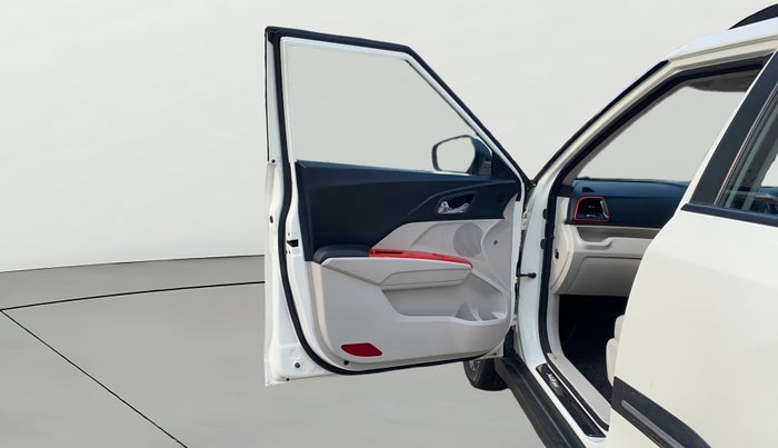 2021 Mahindra XUV300 W8 (O) 1.5 DIESEL, Diesel, Manual, 22,665 km, LHS Front Door