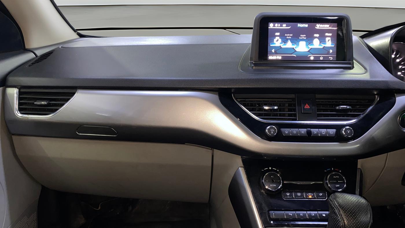 2018 Tata NEXON XZA PLUS DIESEL DUAL TONE, Diesel, Automatic, 90,714 km, Air Conditioner