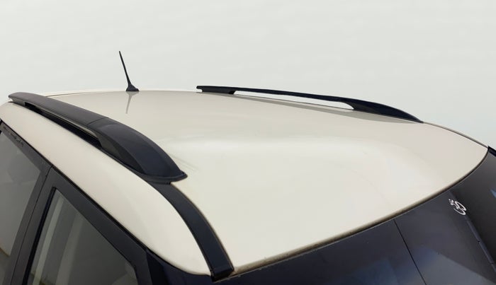 2021 Mahindra XUV300 W8 1.2 PETROL, Petrol, Manual, 62,330 km, Roof