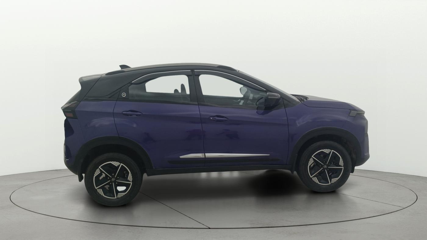 2023 Tata NEXON FEARLESS PURPLE + SUNROOF DUAL TONE 1.2 PETROL, Petrol, Manual, 25,480 km, Right Side View