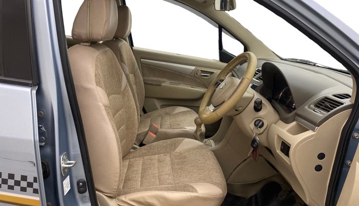 2014 Maruti Ertiga ZDI, Diesel, Manual, 77,782 km, Right Side Front Door Cabin