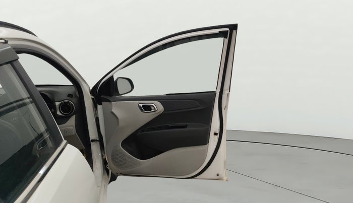 2020 Hyundai GRAND I10 NIOS SPORTZ 1.2 KAPPA VTVT CNG, CNG, Manual, 63,895 km, RHS Front Door