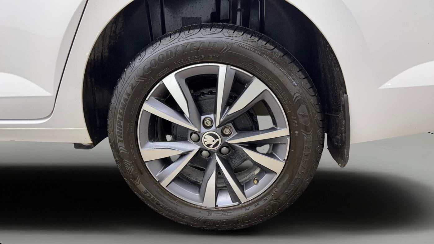 2023 Skoda SLAVIA STYLE 1.5L TSI DSG, Petrol, Automatic, 22,373 km, Left Rear Wheel