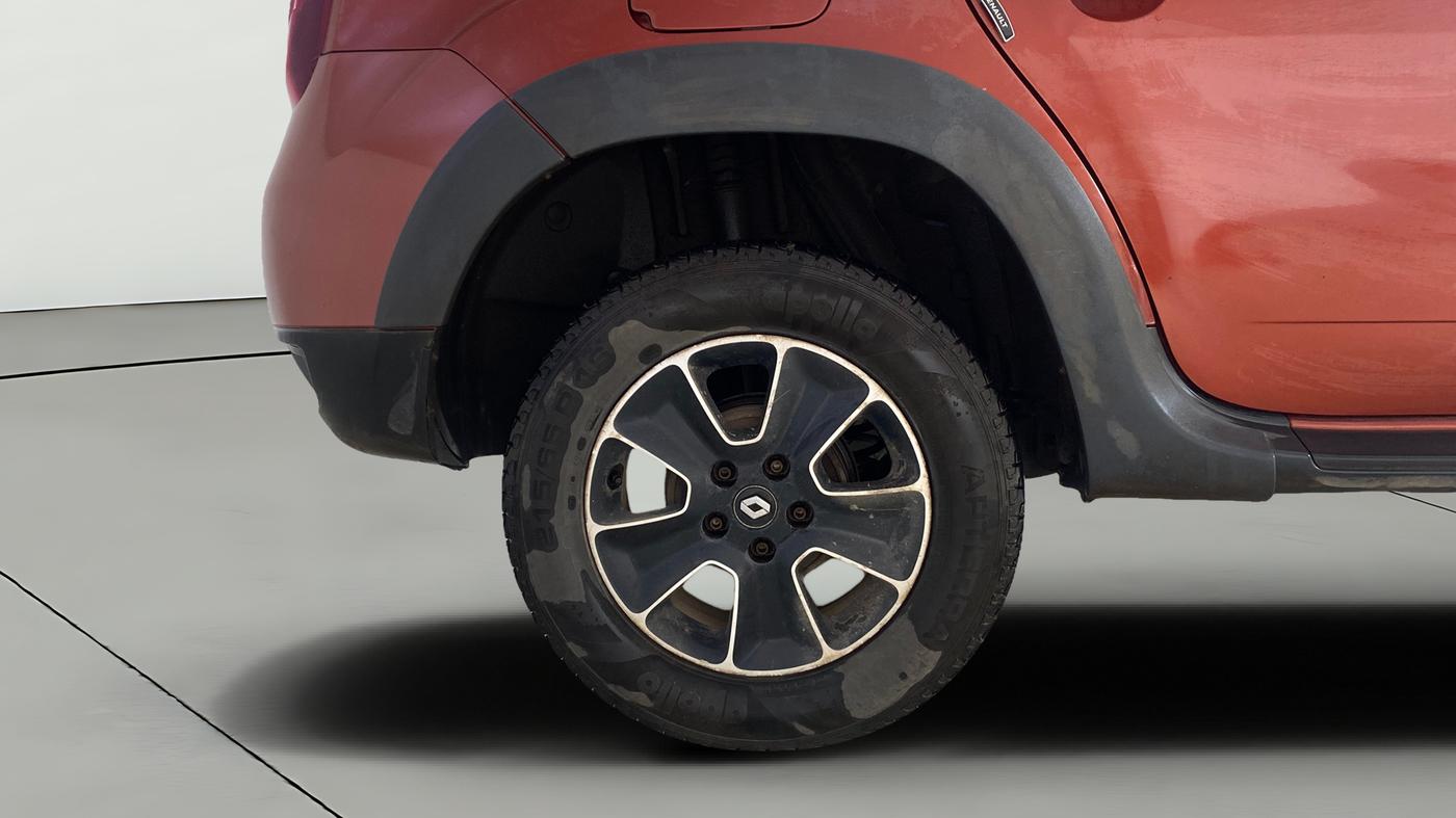 2018 Renault Duster 110 PS RXS 4X2 AMT DIESEL, Diesel, Automatic, 55,750 km, Right Rear Wheel