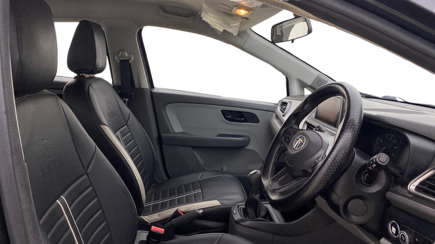 2020 Tata ALTROZ XT PETROL, CNG, Manual, 70,603 km, Right Side Front Door Cabin