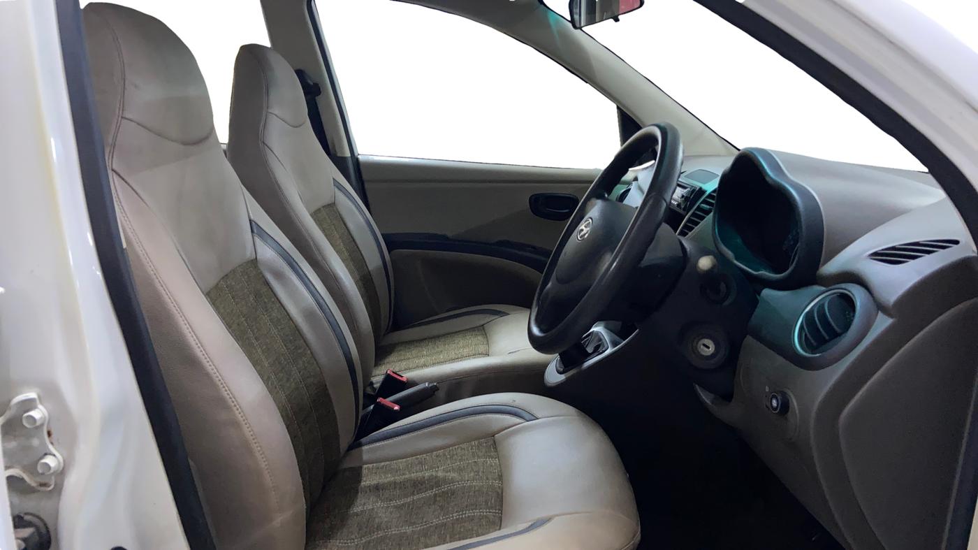 2014 Hyundai i10 MAGNA 1.1, CNG, Manual, 1,05,907 km, Right Side Front Door Cabin