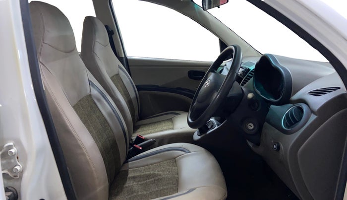 2014 Hyundai i10 MAGNA 1.1, CNG, Manual, 1,05,896 km, Right Side Front Door Cabin