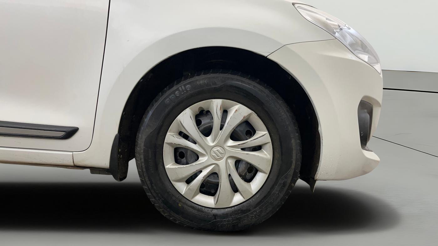 2018 Maruti Swift VXI AMT, Petrol, Automatic, 59,746 km, Right Front Wheel
