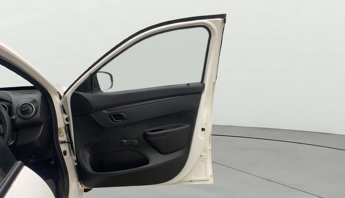 2017 Renault Kwid RXL 1.0 AMT, Petrol, Automatic, 77,644 km, RHS Front Door