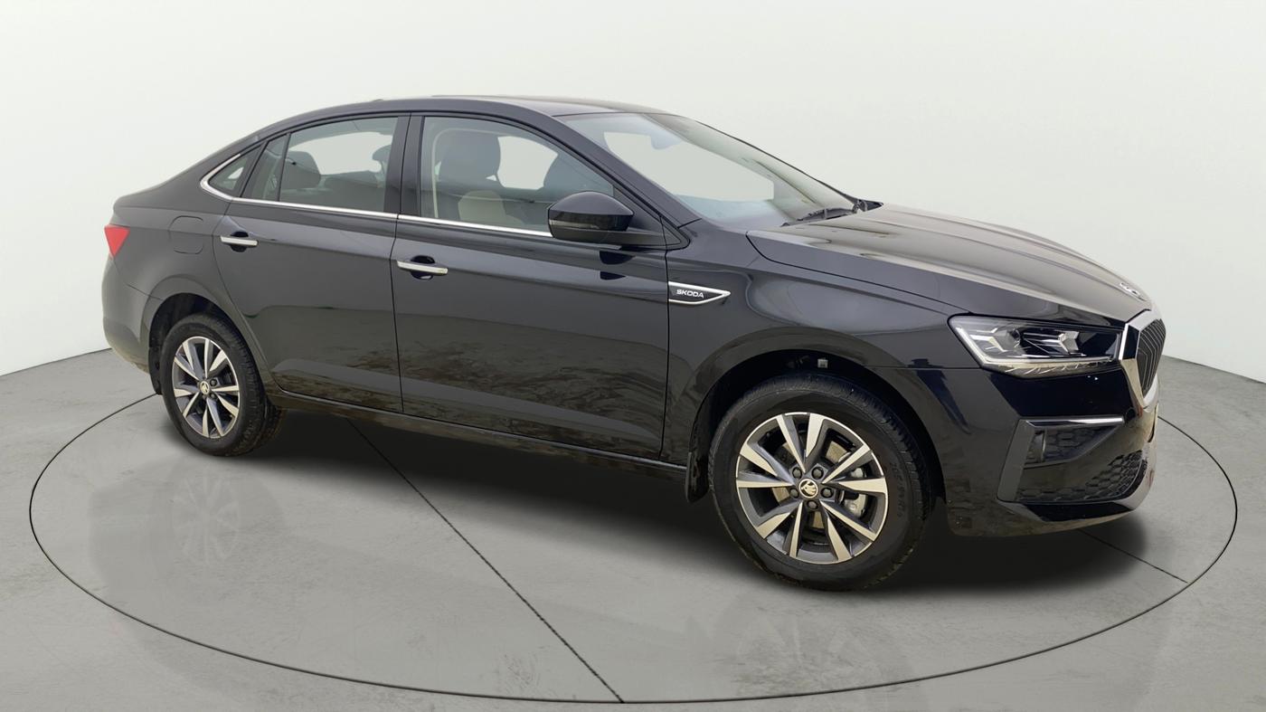 2025 Skoda SLAVIA Prestige 1.0L TSI AT, Petrol, Automatic, 2,570 km, Right Front Diagonal