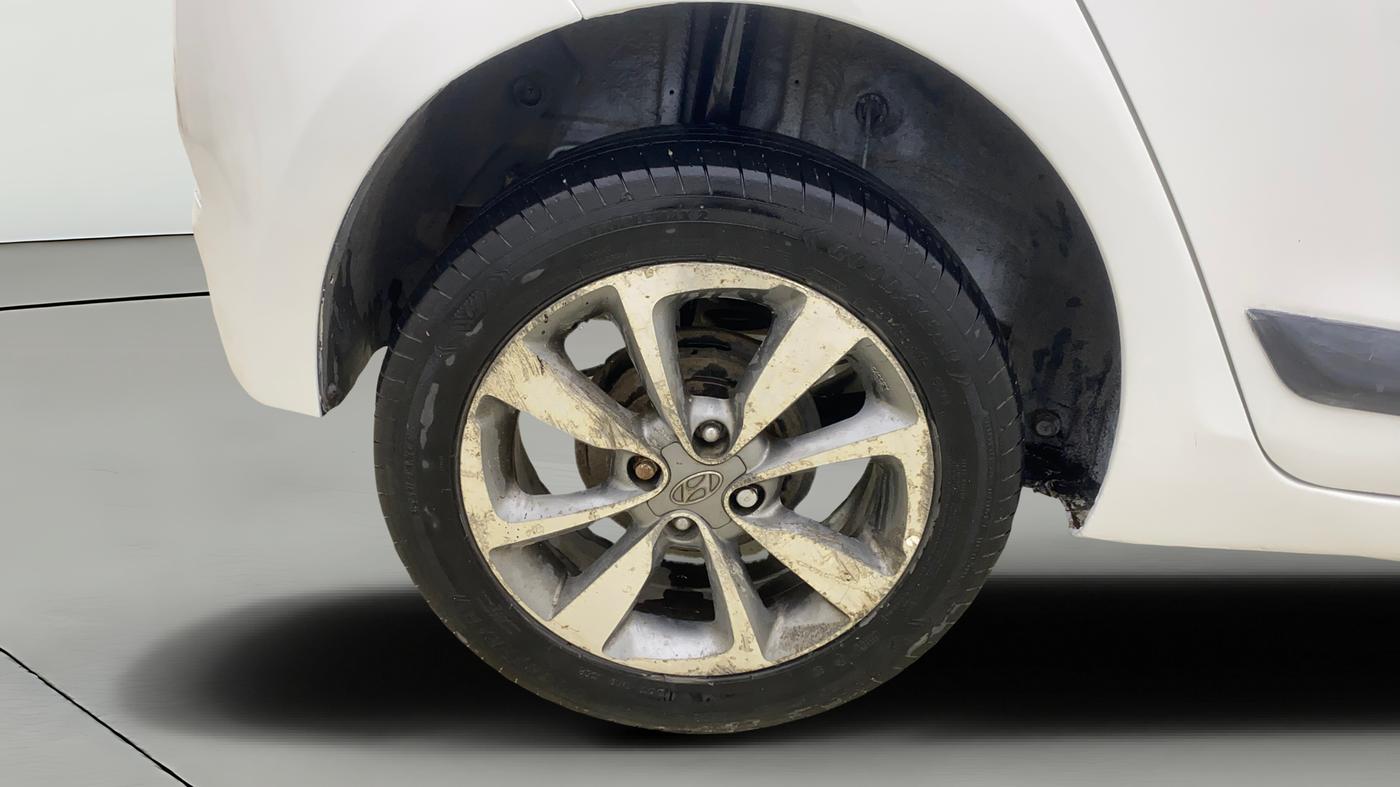 2015 Hyundai Elite i20 ASTA 1.2, CNG, Manual, 1,24,794 km, Right Rear Wheel