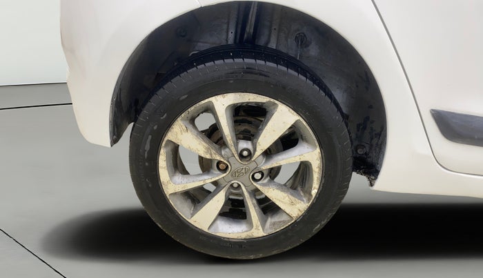 2015 Hyundai Elite i20 ASTA 1.2, CNG, Manual, 1,24,452 km, Right Rear Wheel