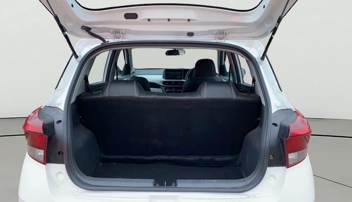 2023 Hyundai GRAND I10 NIOS MAGNA 1.2 KAPPA VTVT, Petrol, Manual, 26,089 km, Boot Open Zoomed View