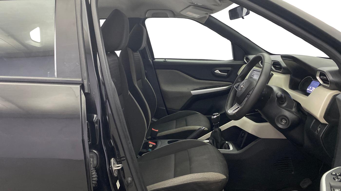 2022 Nissan MAGNITE XL, Petrol, Manual, 70,483 km, Right Side Front Door Cabin