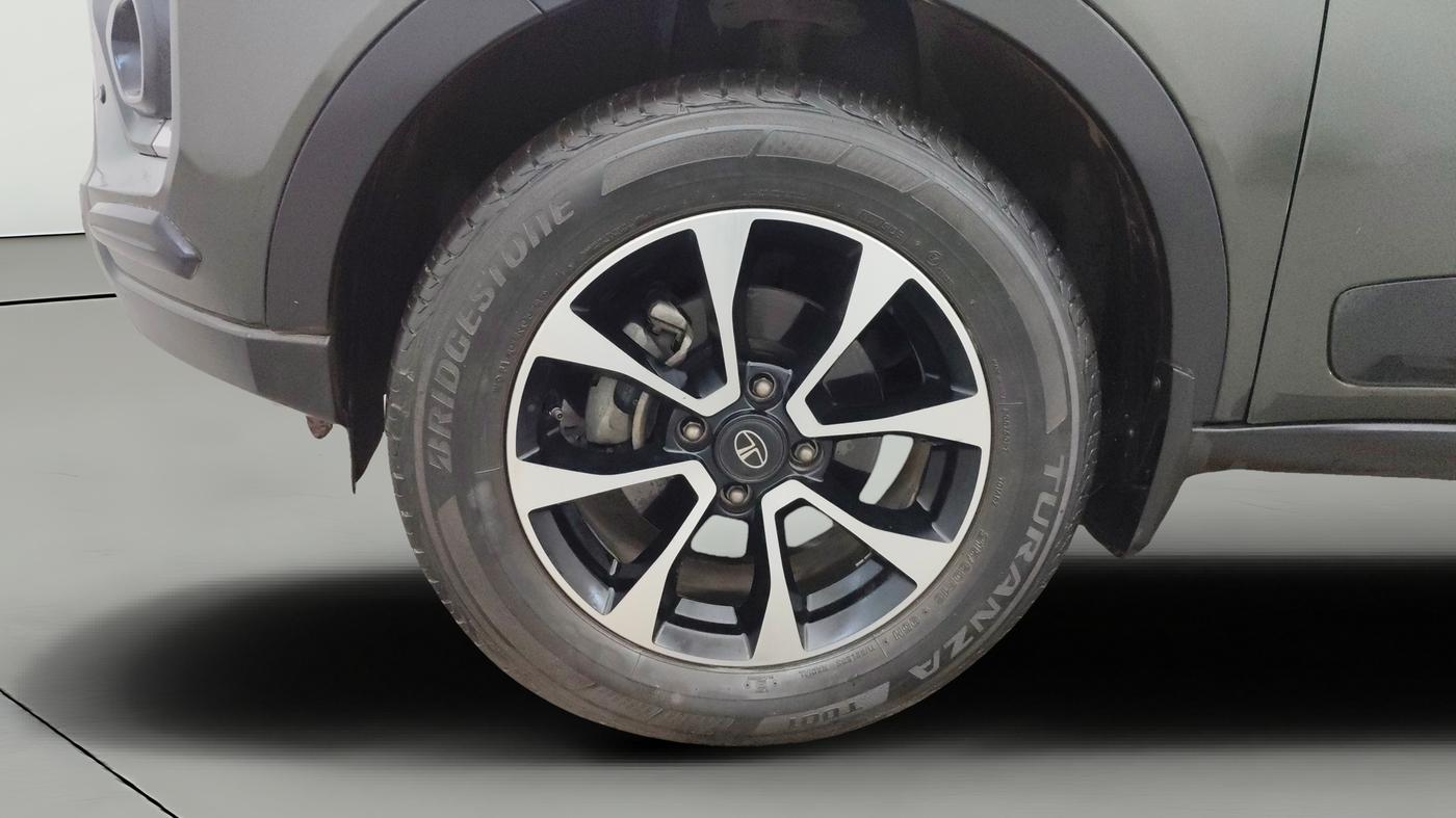 2021 Tata NEXON XZA PLUS (O) PETROL, Petrol, Automatic, 36,178 km, Left Front Wheel