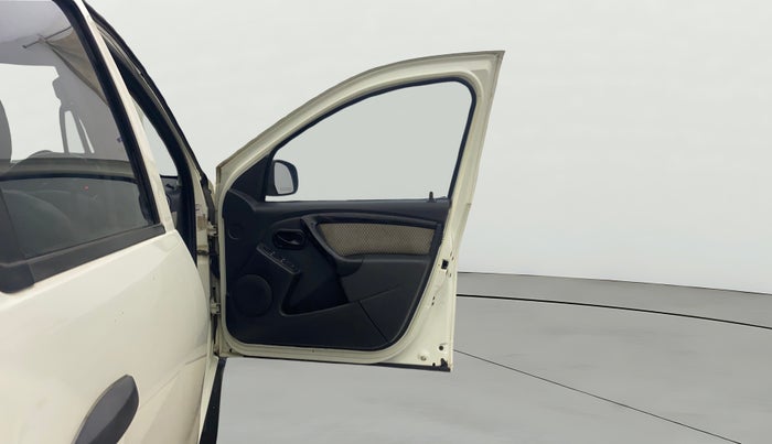 2015 Renault Duster 85 PS RXL DIESEL, Diesel, Manual, 98,396 km, RHS Front Door