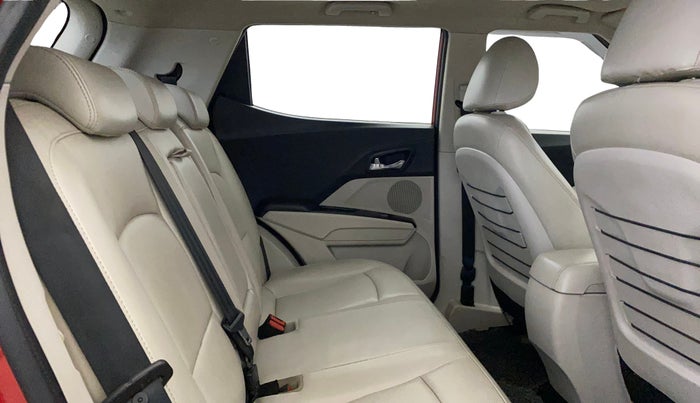 2020 Mahindra XUV300 W8 1.5 DIESEL, Diesel, Manual, 91,617 km, Right Side Rear Door Cabin