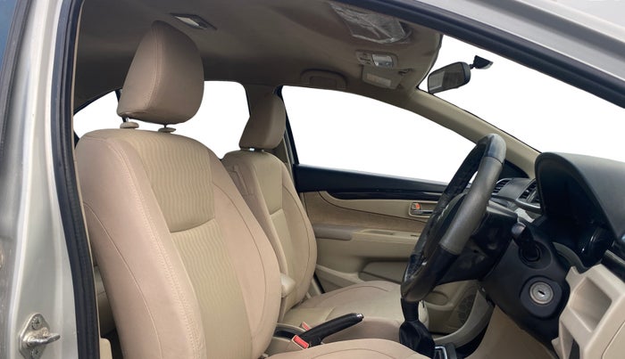 2016 Maruti Ciaz VXI+, Petrol, Manual, 41,827 km, Right Side Front Door Cabin