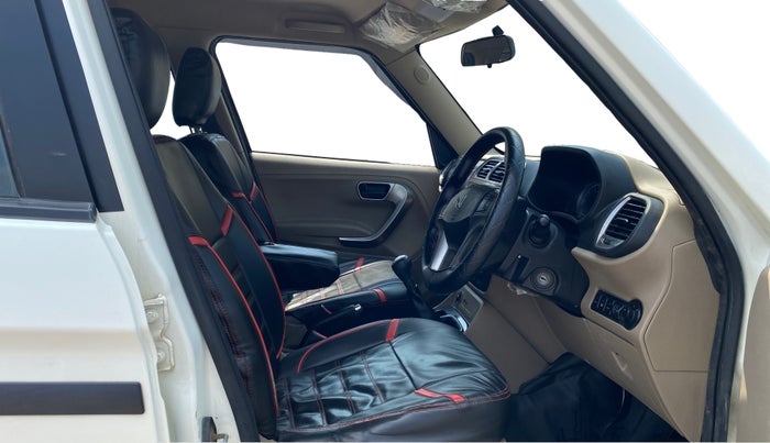 2023 Mahindra BOLERO NEO N10 R, Diesel, Manual, 61,302 km, Right Side Front Door Cabin