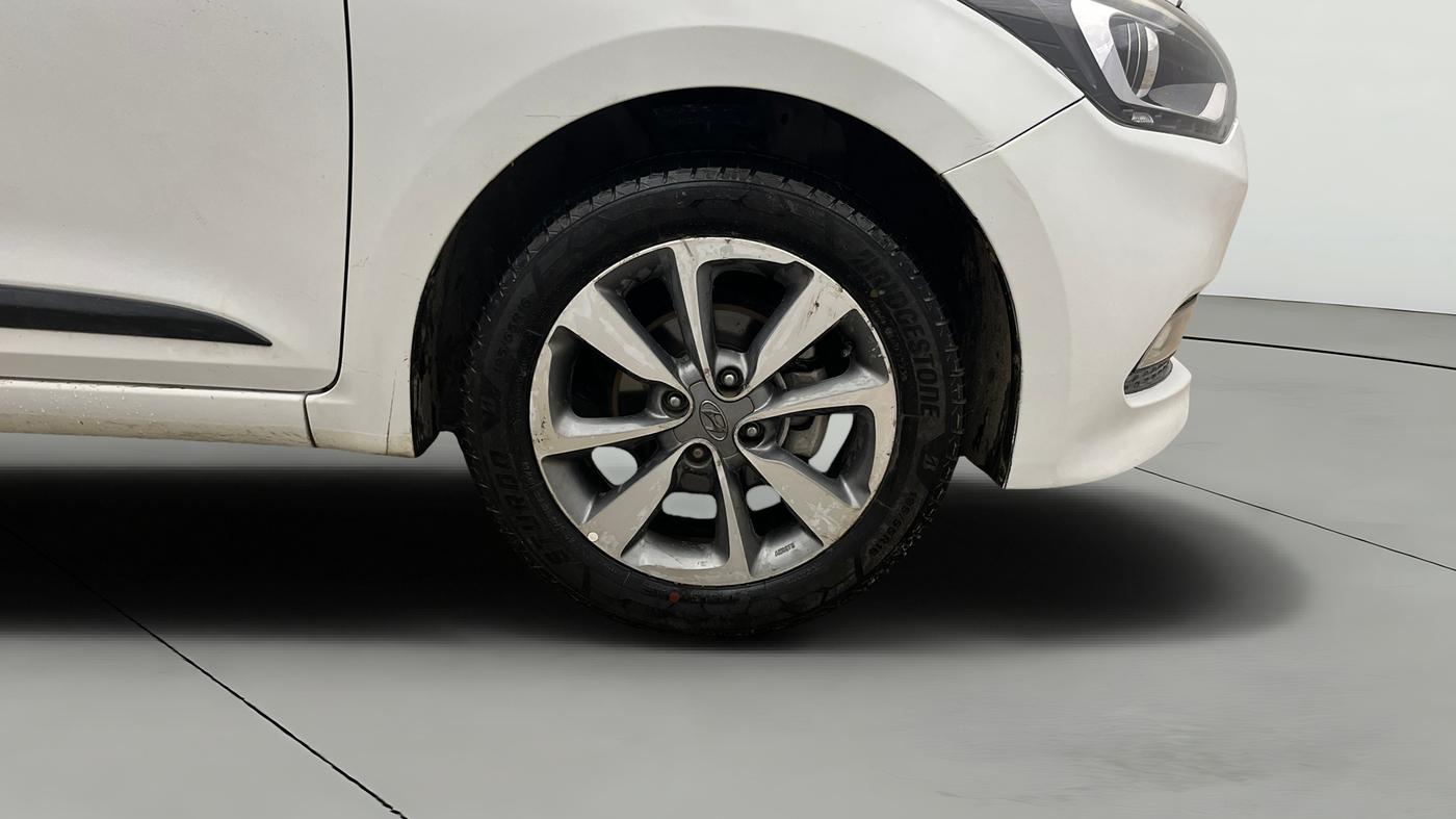 2016 Hyundai Elite i20 ASTA 1.2 (O), Petrol, Manual, 55,432 km, Right Front Wheel