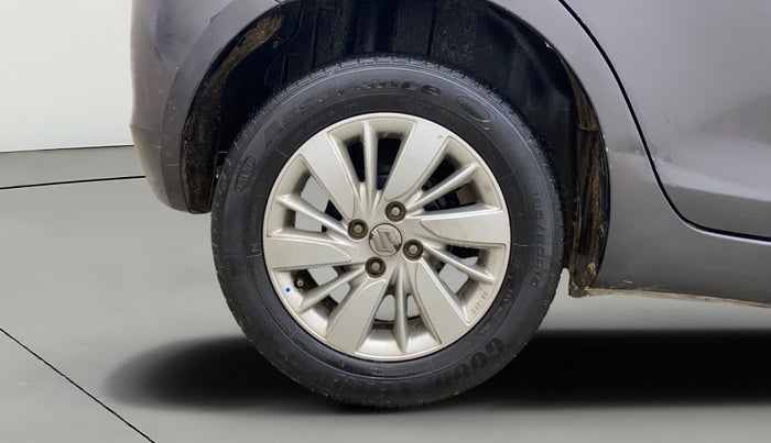 2015 Maruti Swift ZXI, Petrol, Manual, 65,375 km, Right Rear Wheel
