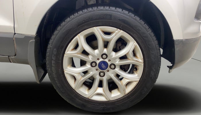 2014 Ford Ecosport TITANIUM 1.0L ECOBOOST, Petrol, Manual, 1,00,191 km, Right Front Wheel