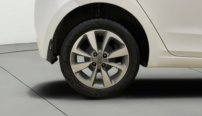 2017 Hyundai Elite i20 ASTA 1.4 CRDI DUAL TONE, Diesel, Manual, 94,892 km, Right Rear Wheel