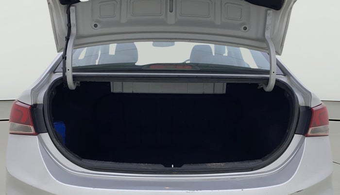 2017 Hyundai Verna 1.6 VTVT SX O, Petrol, Manual, 81,006 km, Boot Open Zoomed View