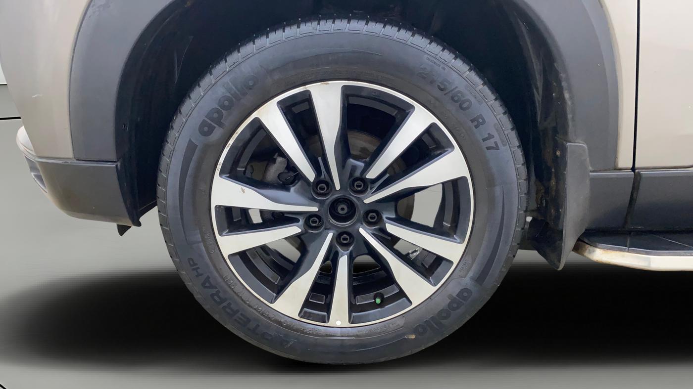 2019 Nissan Kicks XV DIESEL, Diesel, Manual, 48,512 km, Left Front Wheel