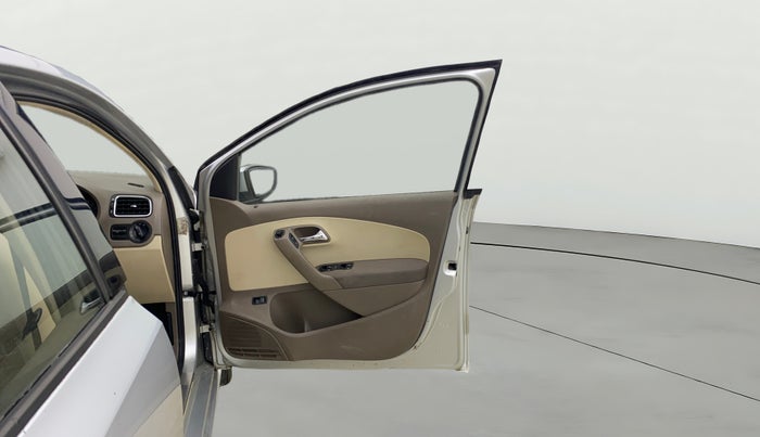 2015 Skoda Rapid AMBITION 1.6 MPI MT, Petrol, Manual, 1,43,066 km, RHS Front Door