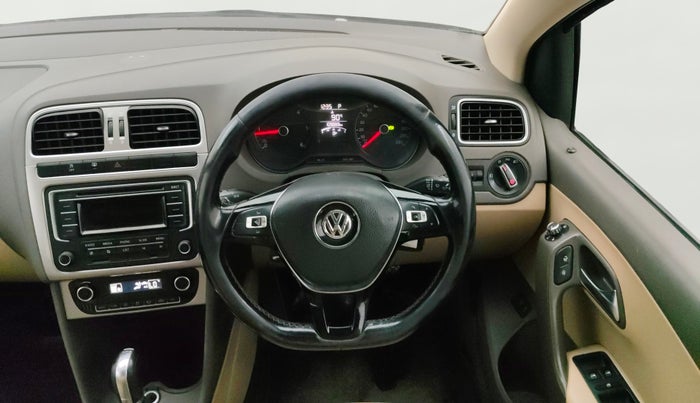 2015 Volkswagen Vento HIGHLINE 1.5 AT, Diesel, Automatic, 1,09,859 km, Steering Wheel Close Up