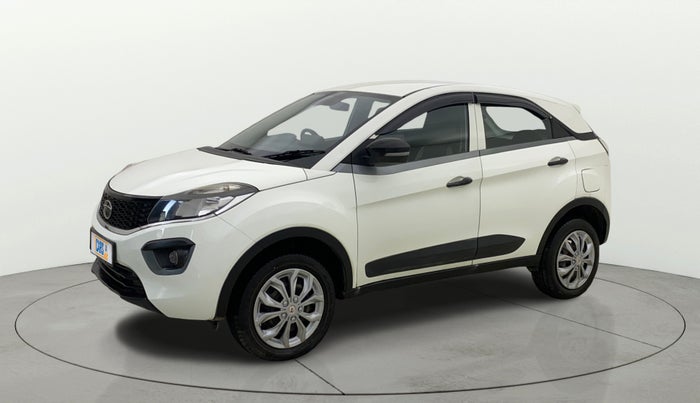 2018 Tata NEXON XM PETROL, Petrol, Manual, 33,553 km, Left Front Diagonal