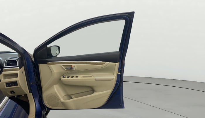 2018 Maruti Ciaz ALPHA  AT 1.5 SHVS PETROL, Petrol, Automatic, 59,584 km, RHS Front Door