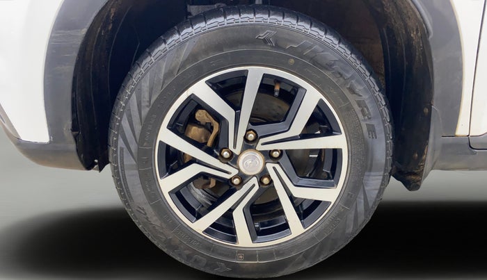 2020 Hyundai VENUE S 1.2, Petrol, Manual, 68,014 km, Left Front Wheel