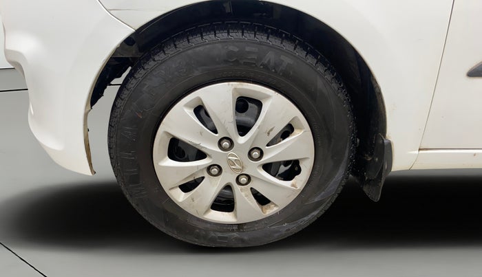 2013 Hyundai i10 MAGNA 1.2, Petrol, Manual, 1,34,639 km, Left Front Wheel