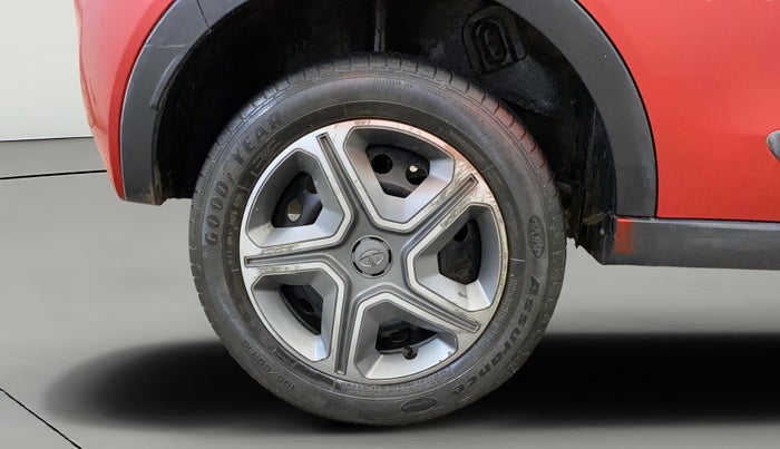 2018 Tata NEXON XM PETROL, Petrol, Manual, 52,722 km, Right Rear Wheel