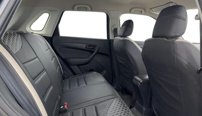 2021 Maruti Vitara Brezza LXI, Petrol, Manual, 28,727 km, Right Side Rear Door Cabin