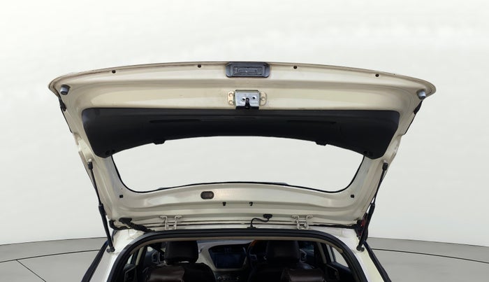 2018 Hyundai Elite i20 ASTA 1.2 (O), CNG, Manual, 1,07,220 km, Boot Door Open