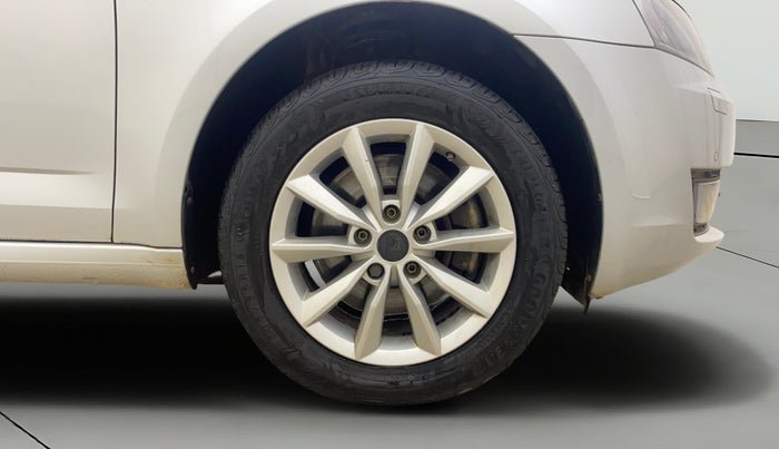 2015 Skoda Octavia ELEGANCE 1.8 TSI AT, Petrol, Automatic, 67,632 km, Right Front Wheel