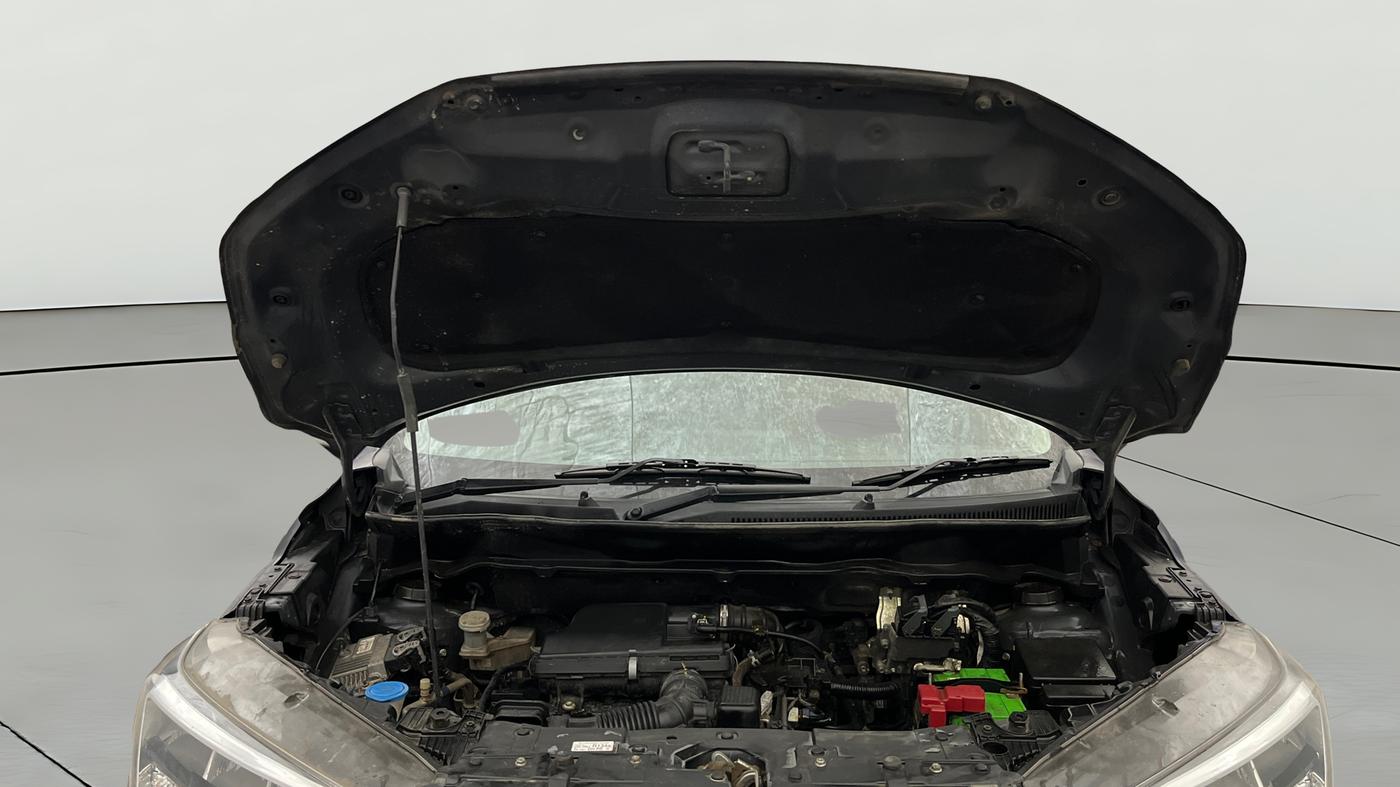 2024 Maruti XL6 ZETA CNG, CNG, Manual, 30,733 km, Open Bonet