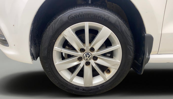 2015 Volkswagen Polo HIGHLINE1.2L, Petrol, Manual, 60,926 km, Left Front Wheel