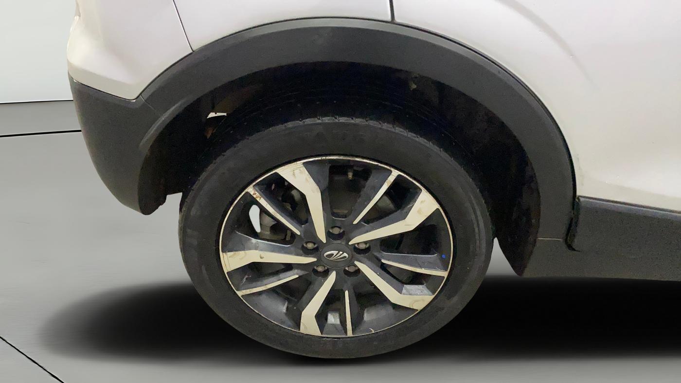 2020 Mahindra XUV300 W8 (O) 1.2 PETROL, Petrol, Manual, 91,363 km, Right Rear Wheel